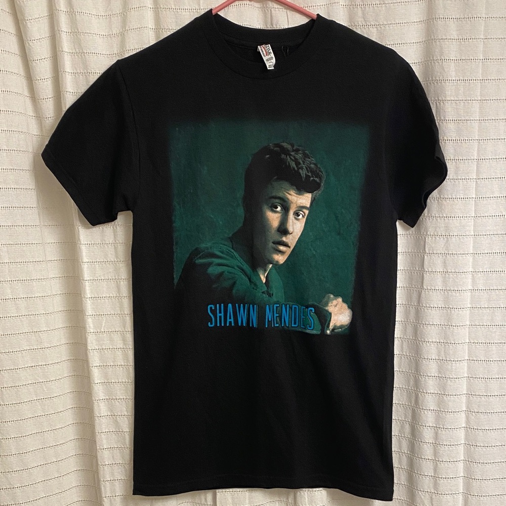 Shawn mendes small black tour tee shirt women’s music short sleeve fall school
